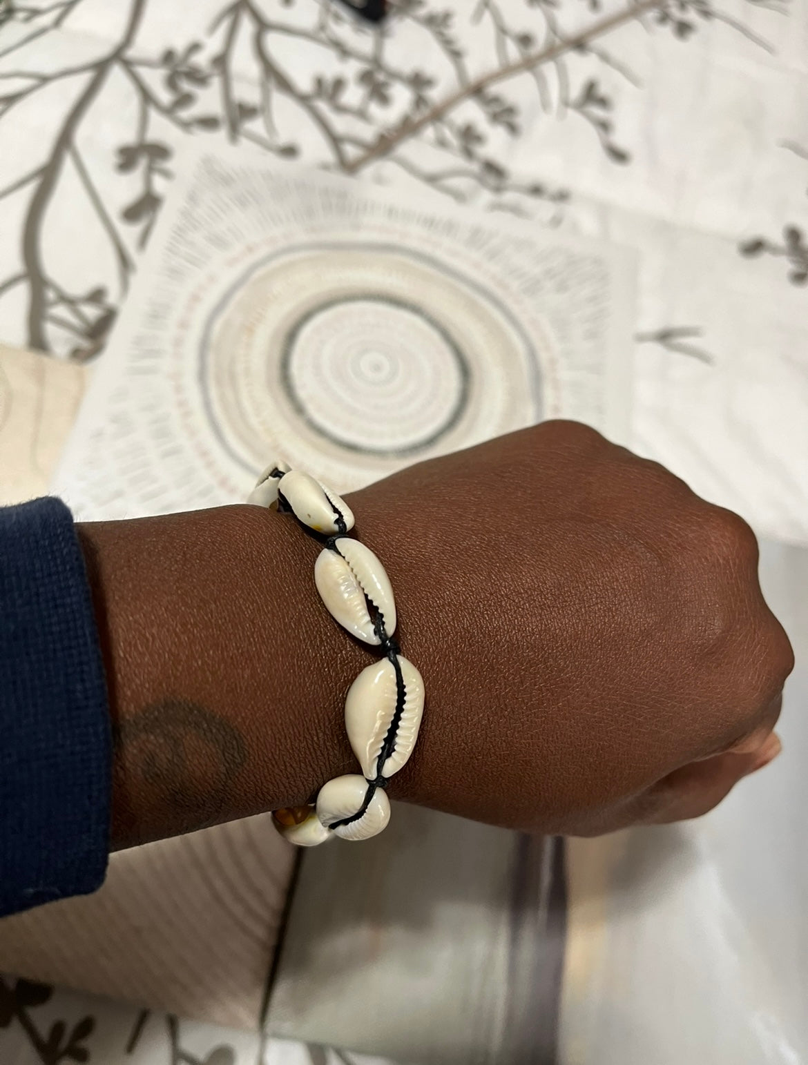 Single String Cowrie Shell Bracelet